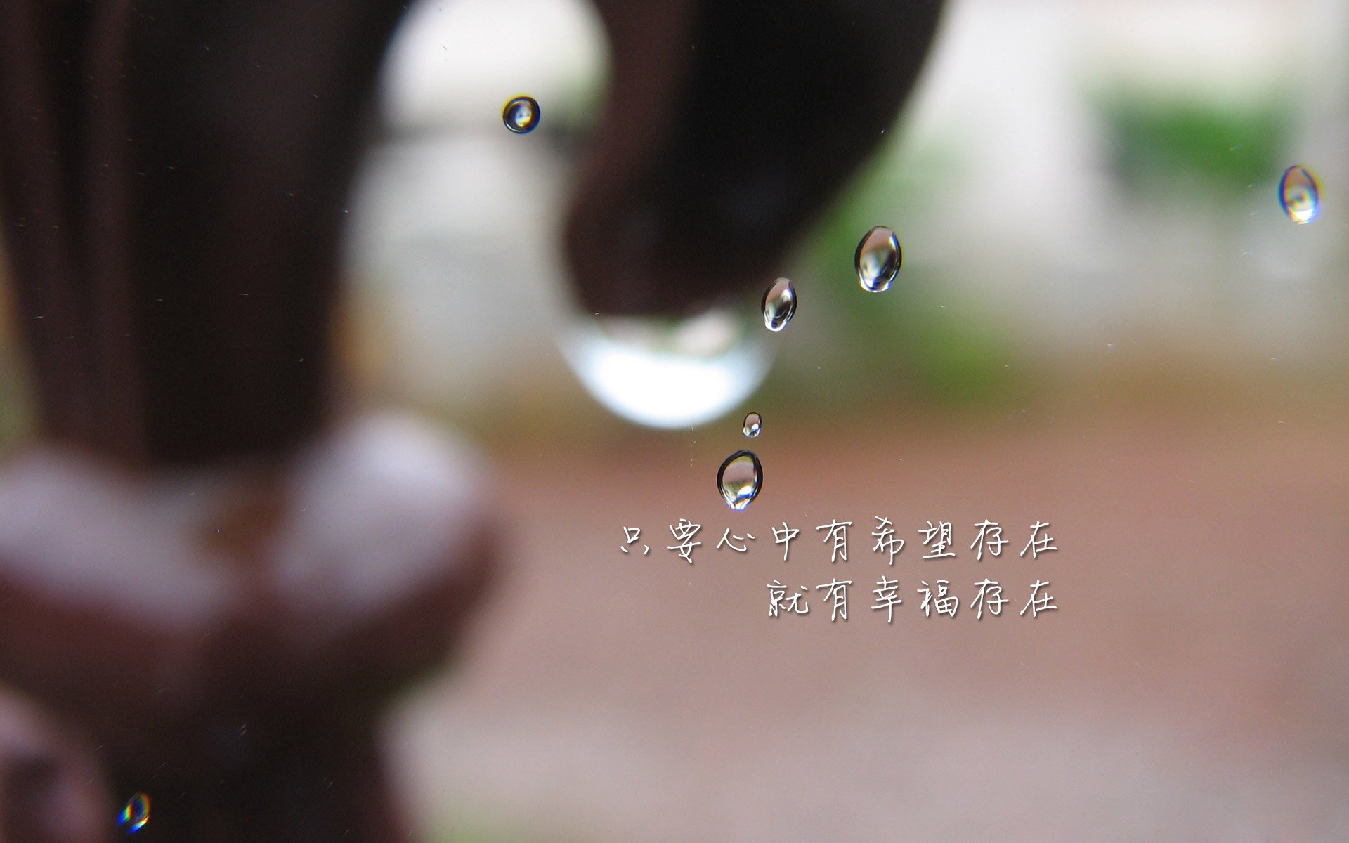 九州体育网站_ 大型夜空皮划艇表演，灯火点缀中感受水上魅力，皮划艇 项目