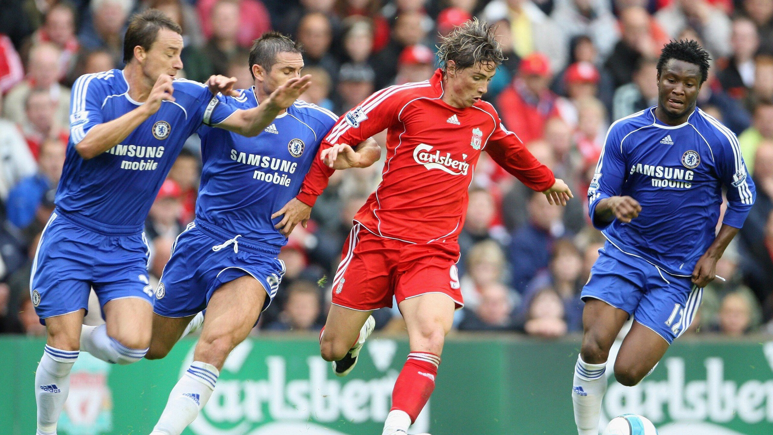 特色足球场馆在城市更新中成为新地标，带动文旅融合，足球比赛场馆